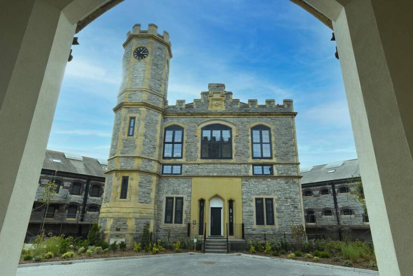 Air Maison - Converted Prison Flat With Parking * Portsmouth