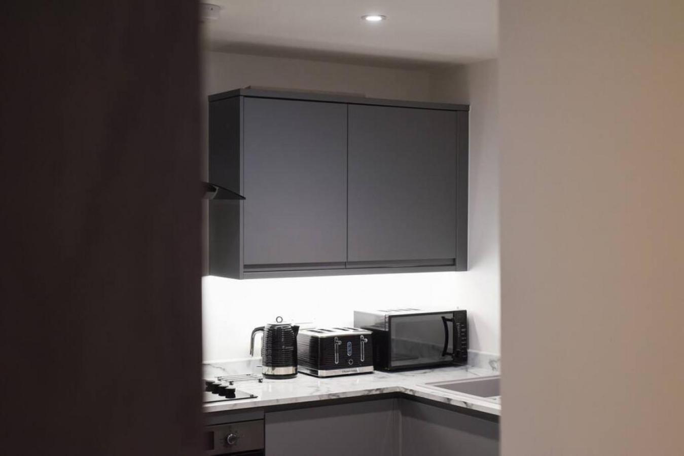 Air Maison - Converted Prison Flat With Parking