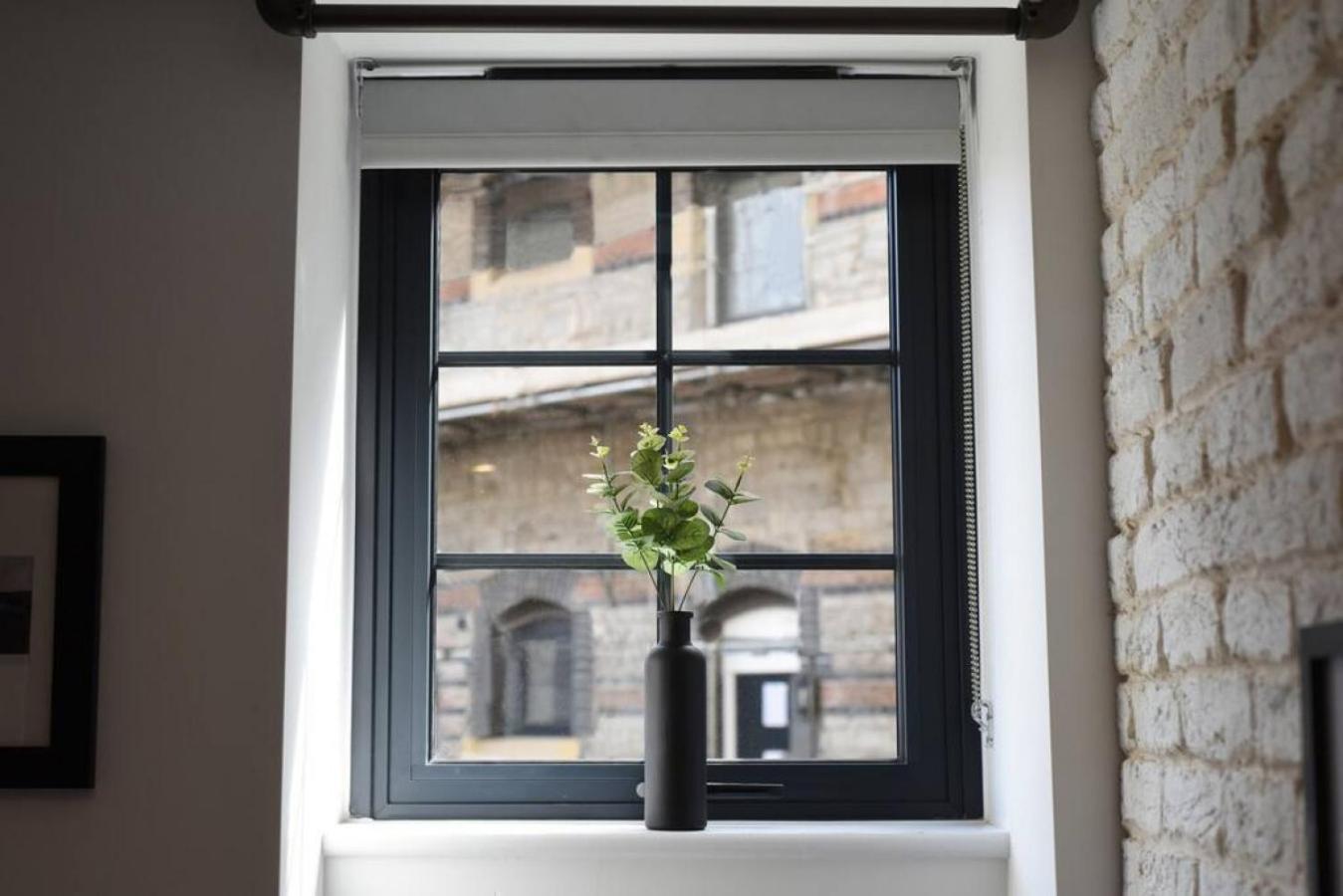 Air Maison - Converted Prison Flat With Parking