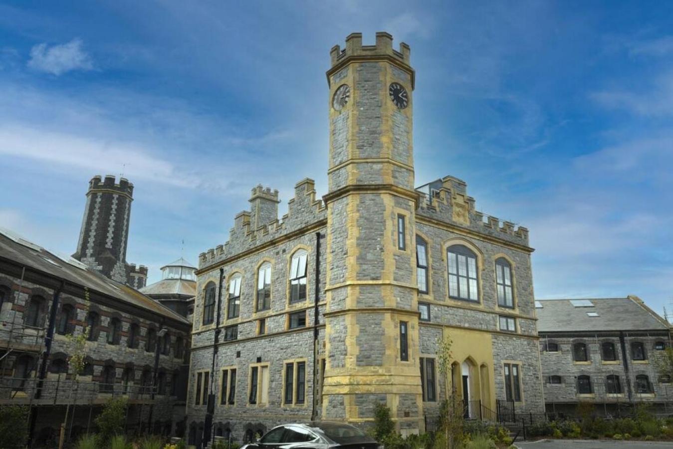 Air Maison - Converted Prison Flat With Parking Apartment *